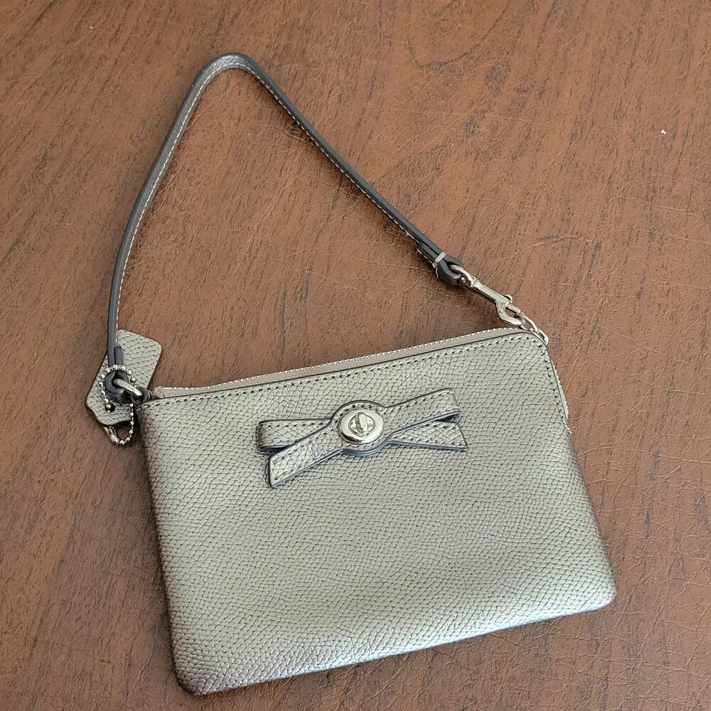 Coach Turnlock Small Wristlet with Bow Silver Gray Leather Wallet